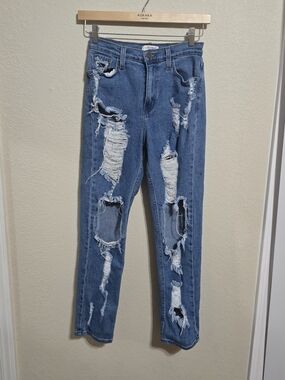 Junior's Distressed Skinny Jeans in Blue